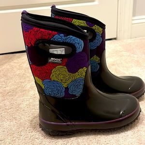 Bogs Kids’ Winter Boots, size 4 (big girl)